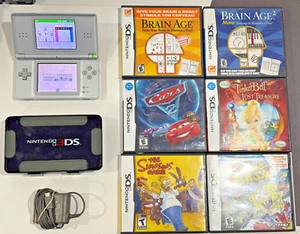 Nintendo DS Lite Silver Game Console BUNDLE + 6 Games Fully Cleaned & Tested! - Foto 1 di 14