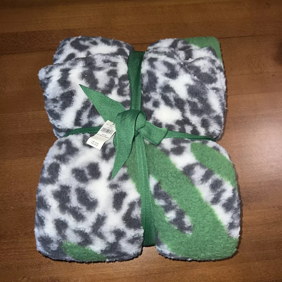 AERIE 2024 Sherpa Blanket Gray White Snow Leopard Green Aerie Logo