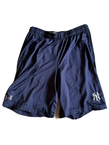 Under Armor Yankees Shorts Cover