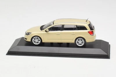 1799098 Opel Astra H Station Wagon Yellow Minichamps 1/43 - Image 1 of 4
