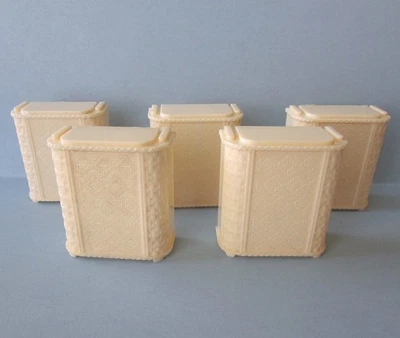 5 RENWAL Cesta de Ropa de Baño Plástico Crema CASA DE MUÑECAS Juguete De Colección Sin Usar Foto 1 de 3