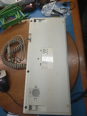 Vintage IBM 1391401 Model M Clicky Keyboard Ps2 Aug 91 GUC Sold As Is - Image 1 of 2