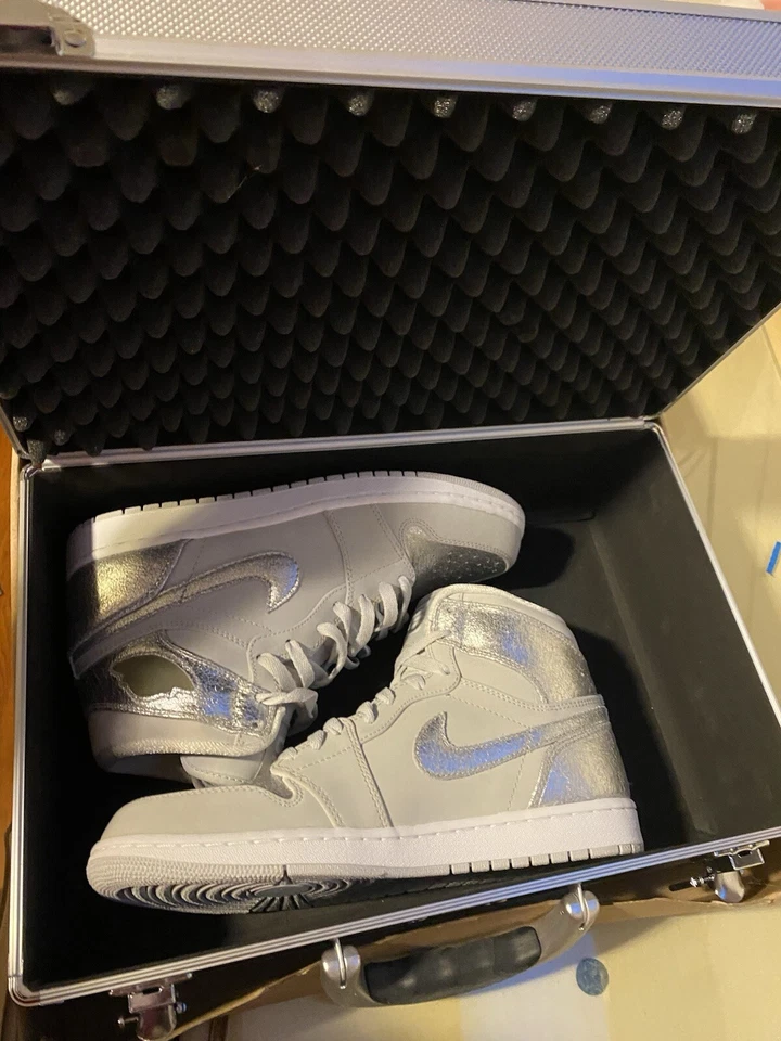Talla 10 - Air Jordan 1 Retro Plateado Alto 25 Aniversario Foto 1 de 3
