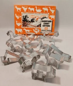 Barnyard Cookie Cutters 12 Animal Figures Metal Made Vintage with Original Box - Picture 1 of 6