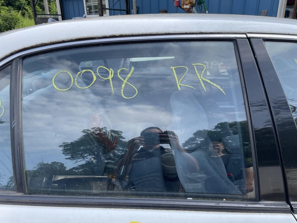 Rear Door Glass/window BUICK CENTURY Right 97 98 99 00 01 02 03 04 05 Foto 1 de 1