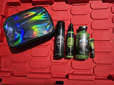 Сумка для макияжа Bath And Body Works Maleficent и коллекция продуктов - Изображение 1 из 4