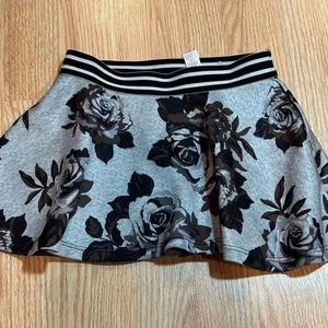 Justice black and grey floral skort 5 - Picture 1 of 3