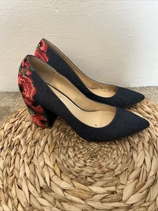 Jessica Simpson Jp-lanah Größe 6,5 Denim Blumen Rosenstickerei spitz zulaufend Absätze - Bild 1 von 7