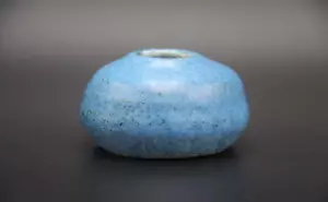 1960s ISOBEL Australian Studio Pottery Blue Speckled Glaze Shallow Vase - Picture 1 of 6