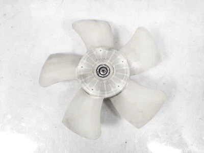 Hoja de ventilador del lado del conductor Toyota Prius 2004-2009 con conjunto de motor - 16363-21030 Foto 1 de 4