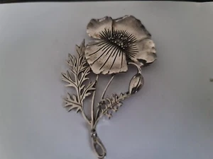 ENAMEL Pewter  ROSE DAISY SILVER METAL PIN BROOCH BOUQUET BADGES FOR WOMEN - Picture 1 of 2