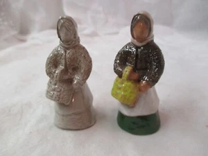 Vintage Art Pottery 2 miniature Women with Basket - Picture 1 of 4