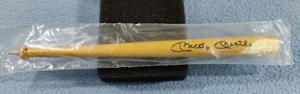 SEALED MICKEY MANTLE 8" MINI WOODEN BASEBALL BAT PEN NEW YORK YANKEES - Picture 1 of 4