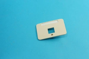 Niko 12-693-19 Centraal plaatje voor aansluitdoos 1x RJ45, PR20 crème - Picture 1 of 1