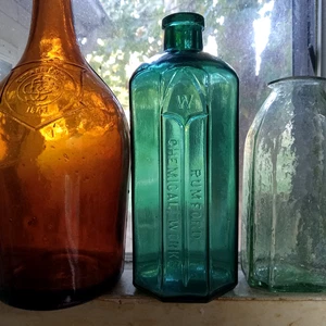 BOTELLA MEDICINAL GRANDE 7 3/8" TAMAÑO RUMFORD CHEMICAL WORKS VERDE AZULADO 1890 - Imagen 1 de 9