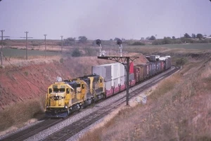 ATSF 5022 SD40-2+2 & VECCHI SEGNALI VICINO ALVA, OK 1991 SLIDE 35MM - Foto 1 di 1