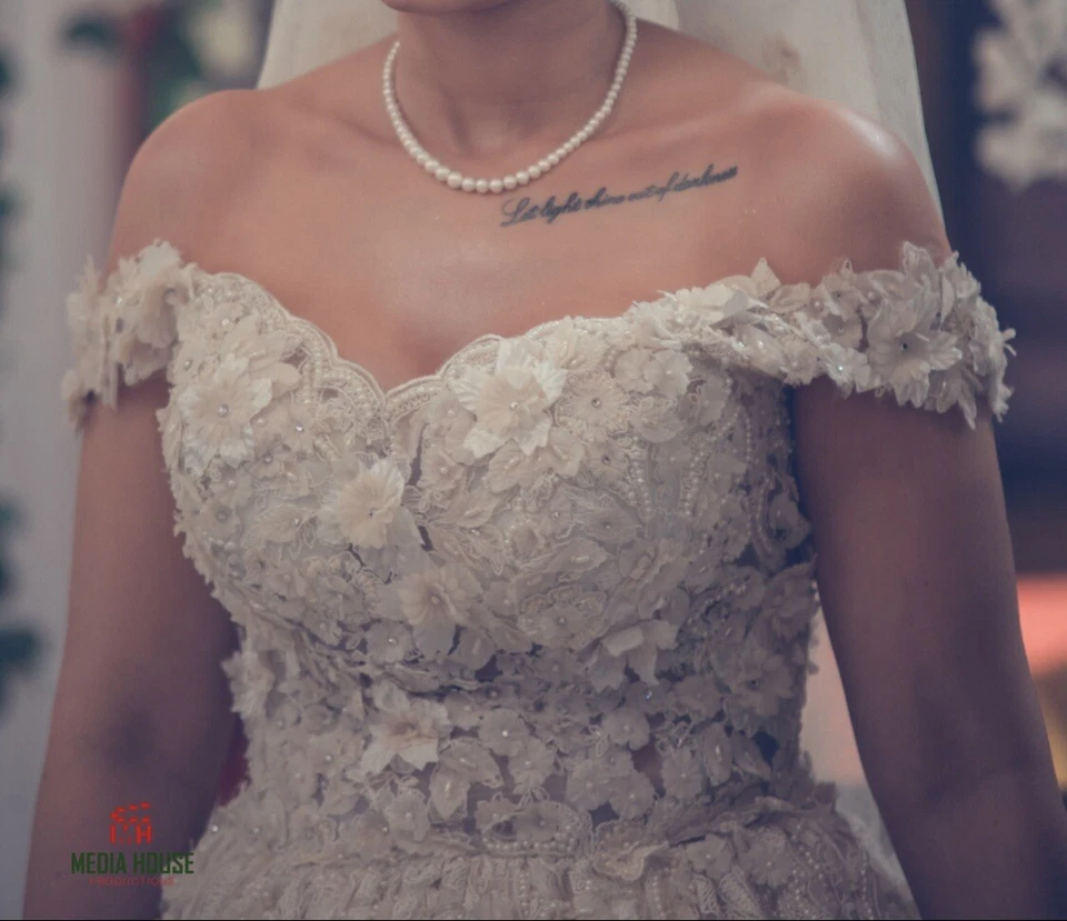 Vestidos de novia Cristal Swarovski marfil Foto 1 de 4