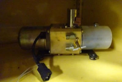 OEM CONVERTIBLE LIFT MOTOR 1997 1998 1999 JAGUAR XK8 (THROUGH VIN 031317) - Изображение 1 из 4