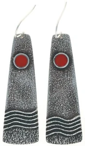 Pendientes de coral mediterráneo natural fundido de toba de alta calidad de Rebecca T. Begay - Imagen 1 de 3
