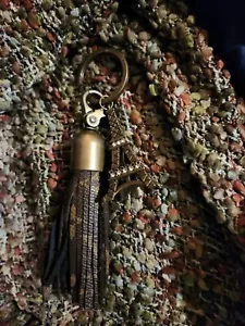 Portachiavi Louis Vuitton nappa e ciondolo - Foto 1 di 2