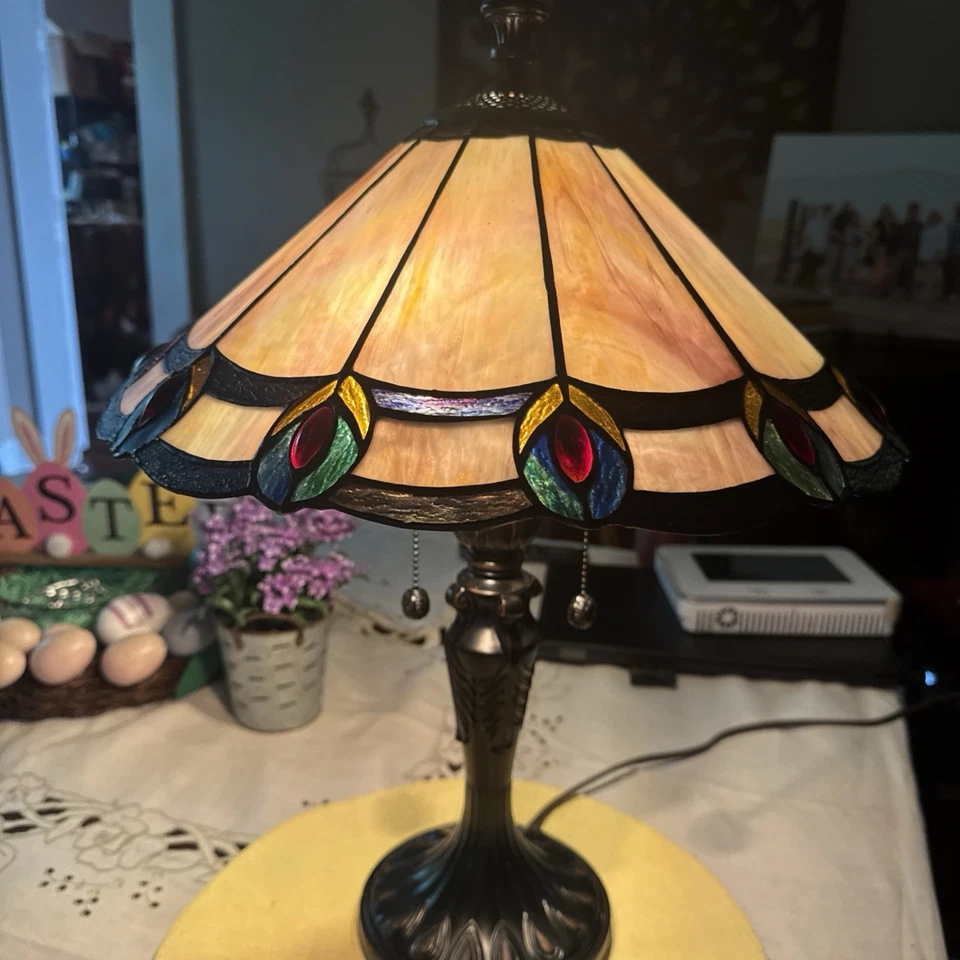 "Lámpara de mesa Dale Tiffany Aldridge pavo real antigua vitral de bronce 22"" de alto" Foto 1 de 4