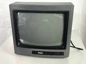 RCA CRT TV 13" Inch ColorTrak E13361GT Retro Gaming Television TESTED WORKS - Picture 1 of 11