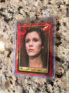 Tarjeta roja princesa Leia 2023 Topps cromada Star Wars zafiro #5 - Imagen 1 de 2
