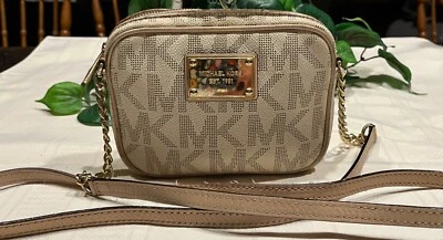 Bolso Bandolera Michael Kors Jet Set Signature Monograma Cuero Vainilla Foto 1 de 4