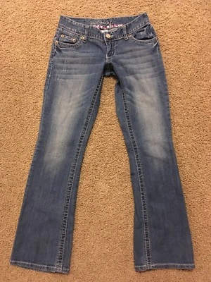 Pantalones de mezclilla Maurices originales para mujer desgastados talla 0 cortos x 29,5" entrepierna en muy buen estado Foto 1 de 4