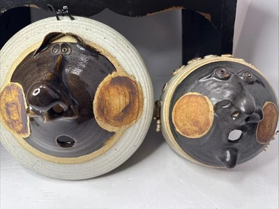 Lote de 2 caras decorativas para colgar en la pared de cerámica artística hechas a mano únicas ÚNICAS EN SU CLASE Foto 1 de 4