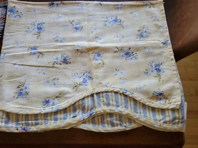 Waverly Fairfield Cenefa Fontanelle Buttercream 76 x 16 Amarillo Azul Niveles  Foto 1 de 2