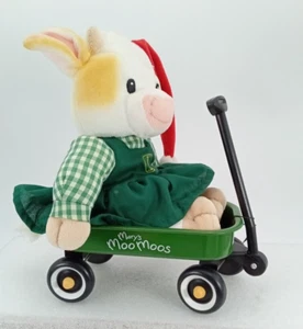 Enesco Mary's Moo Moos Kuh-JOHN DEERE STUFFY - Bild 1 von 6