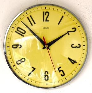 Vintage 21cm Metamec Wall Clock - Yellow Retro Mid Century 1960s Kitchen Clock - Picture 1 of 3