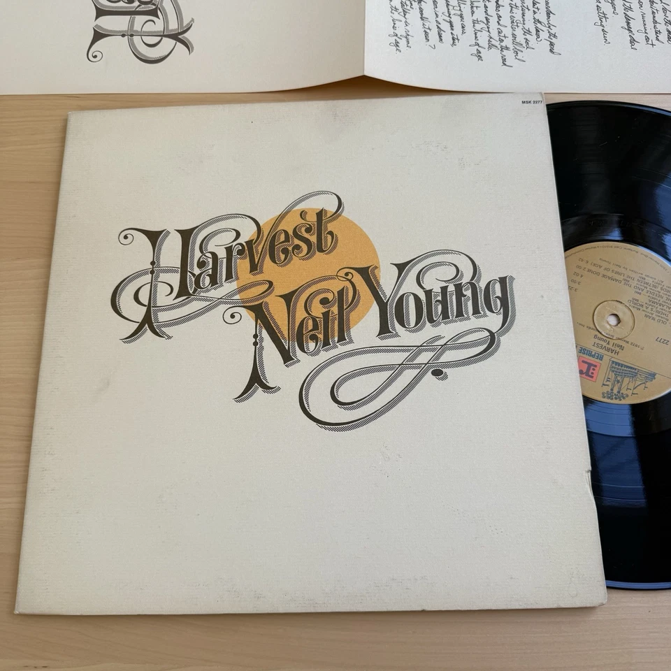 1970s Neil Young Harvest Vintage LP Complete VG+ Reprise +Lyric Book +Sleeve! Foto 1 de 4