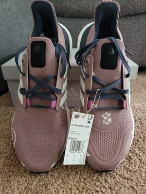 Adidas Women Ultraboost 22 GW6917 Running Sneakers Size 11 Magic Mauve Purple - Image 1 of 4
