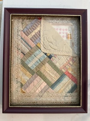 Vintage Hanging Shadow Box Display Case  Quilt and W T Grants Buttons   Foto 1 de 3
