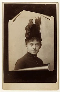 PORTRAIT OF A PRETTY YOUNG GIRL IN COATESVILLE, PENNSYLVANIA (BIRD HAT DEBATE) - Picture 1 of 4
