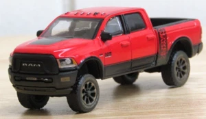 Greenlight Custom Elevado Rojo Ram Power Wagon Doble Cabina Pick Up 1/64... - Imagen 1 de 4