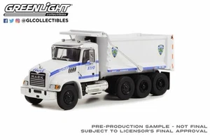 Greenlight 1/64 - 2019 Mack Granite Dump Truck - New York City NYPD SD Trucks 16 - Picture 1 of 2