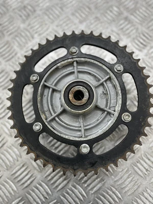 Piñón de rueda trasera y buje portador Aprilia Pegaso 650 IE 2003 2001-2004 Foto 1 de 2