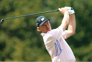 South African professional golfer Ernie Els Hand Signed Photo 12x8" 2 - Picture 1 of 1