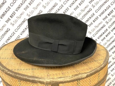 Antiga Mala Masculina Chapéu de Palha Tecido Rattan + Chapéu Carlson Anos 30 Fedora 6 7/8  - Imagem 1 de 4