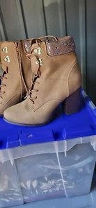 Hellbraune Stiefeletten Größe 8 von XOXO - Bild 1 von 5