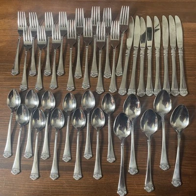 Lote de 39 piezas de utensilios para servir vintage EKCO Classic Crest de acero inoxidable Foto 1 de 4