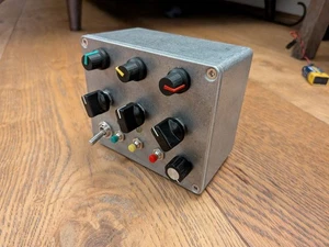 NJD style Dub Siren / Noise box with integrated delay - Picture 1 of 3