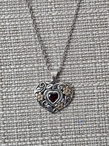 Nicht mehr erhältliche James Avery roter Granat Sterlingsilber Herz 14K Gold Blumen Halskette - Bild 1 von 10