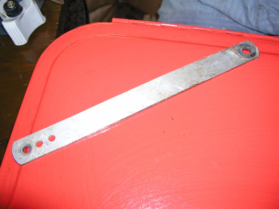 HUSQVARNA CR500 1986 CR 500 86 HUSKY REAR BRAKE ARM TORQUE STAY - Image 1 of 1