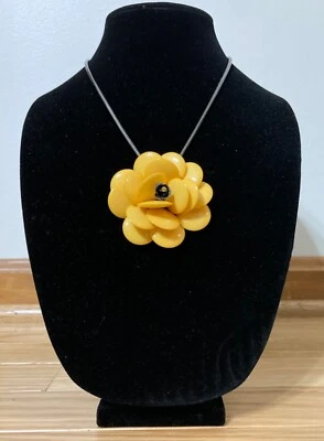 Joan Rivers Diseñador Moda Declaración Resina Amarilla Flor Colgante Collar 17” Foto 1 de 4