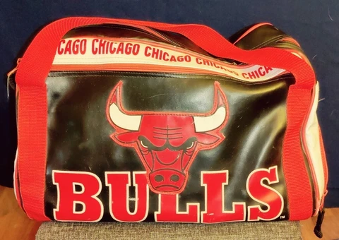 Vintage Chicago Bulls NBA Basketball Large Faux Leather Duffle Gym Bag Jordan Cover