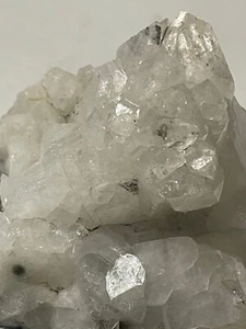 QUARTZ CRYSTAL CLUSTER - Picture 1 of 4